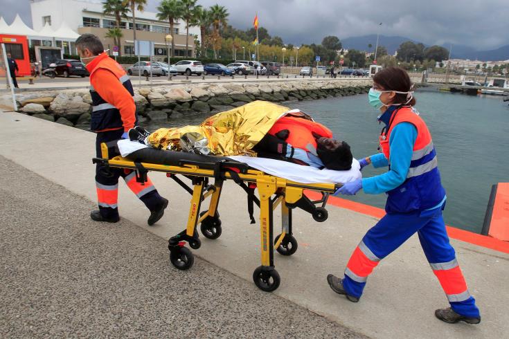 ΜΑΡΟΚΟ: Μαζεύουν πτώματα μεταναστών από τη Μεσόγειο